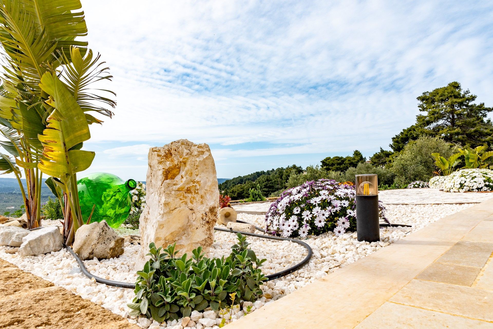 giardino esterno La Posta Del Guardiano Country House a Vieste nel Gargano