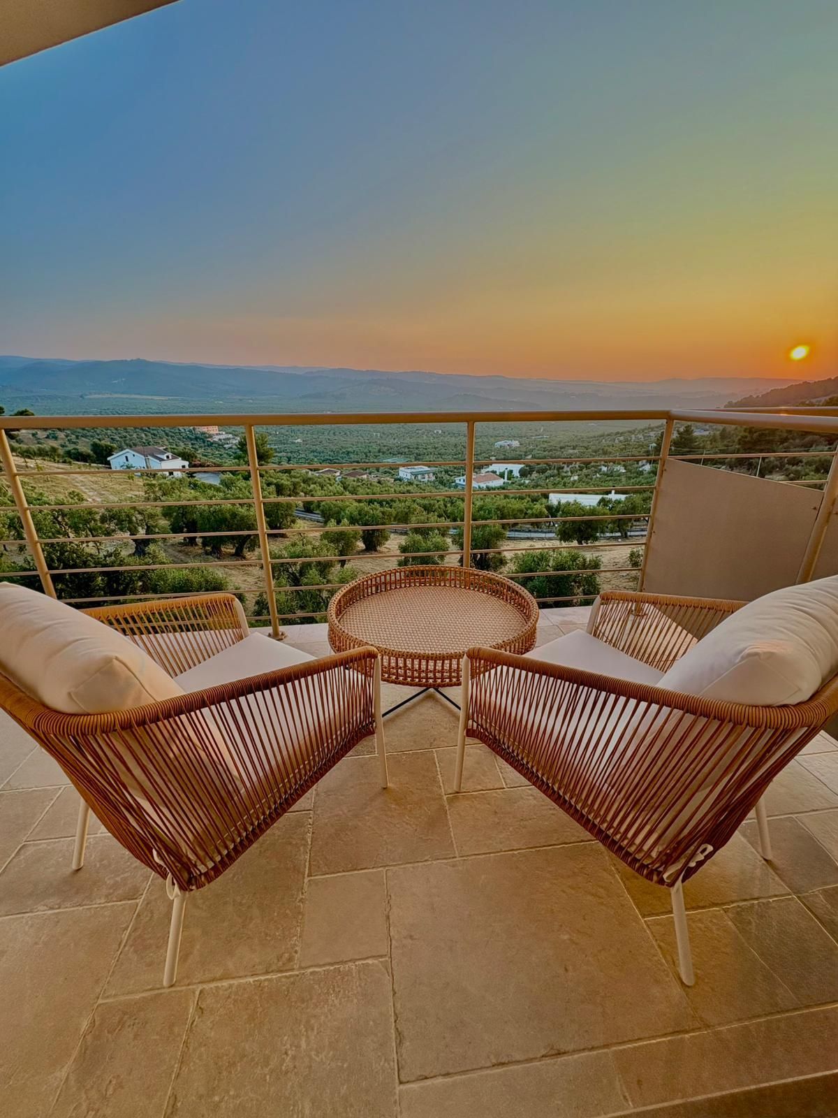 camera matrimoniale superiore della Posta Del Guardiano Country House a Vieste nel Gargano