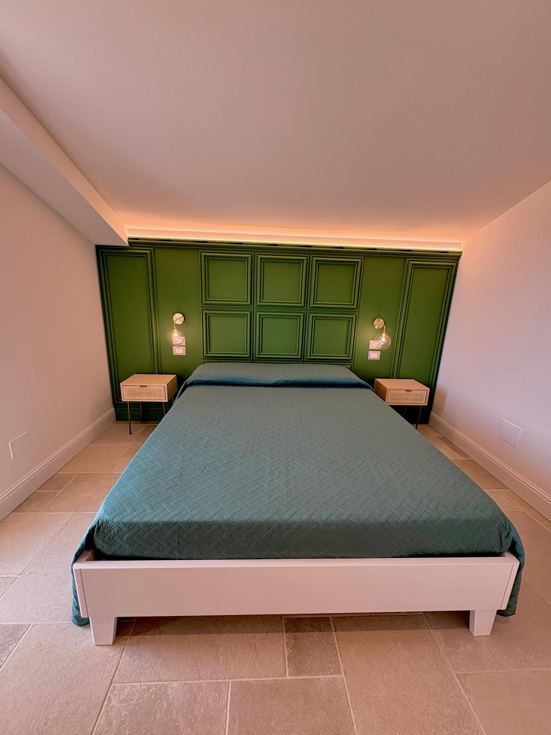 camera matrimoniale superiore della Posta Del Guardiano Country House a Vieste nel Gargano